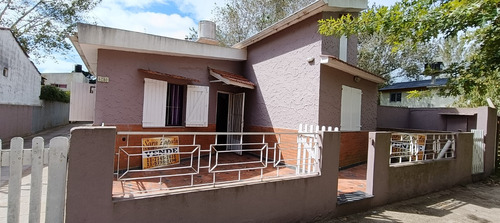 Calle 6 Entre Calles 62 Y 63 Mar Del Tuyú Chalet De 3 Ambientes Al Frente Del Complejo Vende Sara Zapata Inmobiliaria