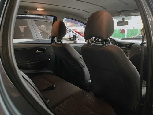 Imagem 10 de 13 de Volkswagen Crossfox 1.6 16v 2015