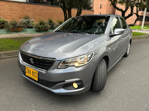 Peugeot 301 1.6 Allure Automático