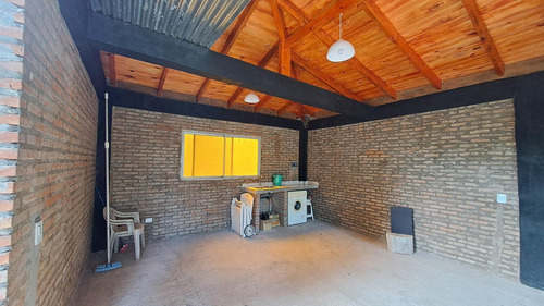 Casa En Venta - 2 Dormitorios 1 Baño - Cochera - 2470mts2 - Comarca Del Sol, Exaltación De La Cruz