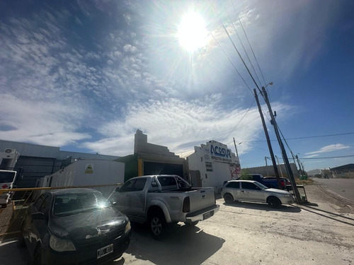 Base En Barrio Industrial