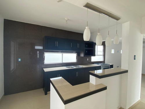 Imagen 3 de 18 de El Sendero Residencial, Casa En Venta Con Sala De Tv Y Roof Garden