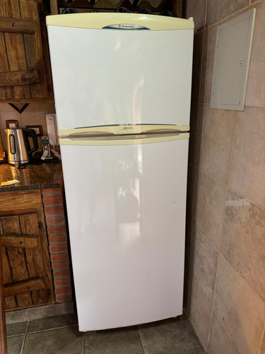 Heladera Columbia 2434/e Blanca Con Freezer ,impecable