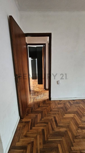 Departamento De 2 Dormitorios En Venta 62 Entre 15 Y 16