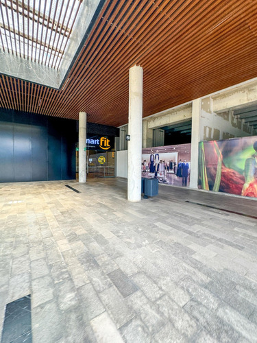 Av Cámara De Comercio Local Comercial En Renta Urban Center Monterreal