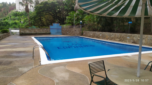 Venta De Apartamento En Lomas De Prado Del Este, Alto Prado. Avp