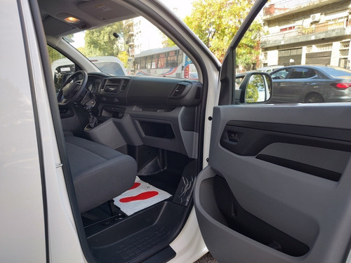 Imagen 8 de 15 de Citroën Jumpy Mixto 1.6 L3 Hdi 115 Business