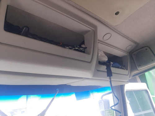 Imagem 2 de 12 de Volvo Vm 310 4x2t 2011