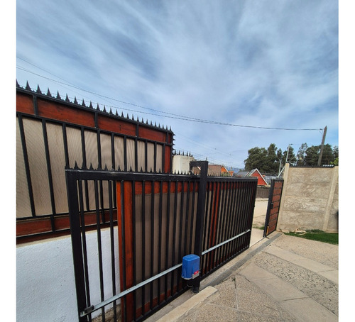 Atención! Casa De 3d+3b, Como Nueva. Oportunidad Compra.