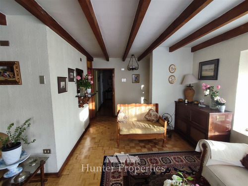 Amplia Casa En Venta 6d-4b, Piscina Con Jardín En Las Condes