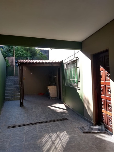 Imagem 16 de 30 de Casa Ampla Com 4 Quartos, Jardim, 4 Vagas De Garagem E 2 Banheiros,