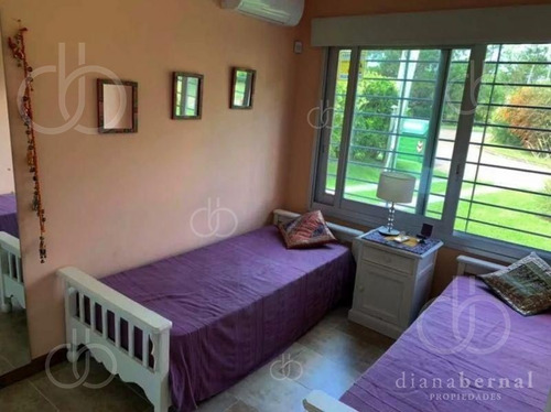 Imagen 6 de 14 de Casa En Punta Del Este, Playa Mansa. Excelente Ubicación A Una Cuadra De La Playa. - Ref: 54149