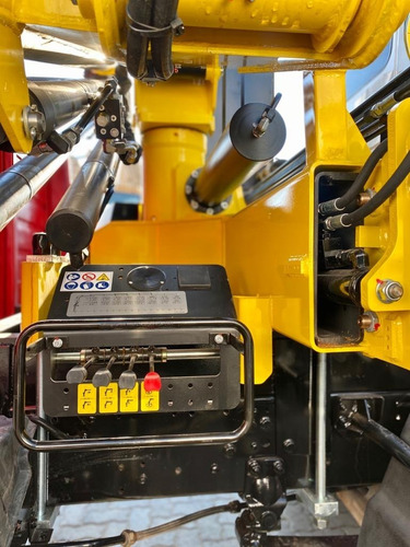 Hidrogrua Hyva Hbr150 15 Tnm Peso Eq:2000 Kg Valor Anticipo