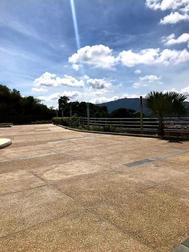Imagen 21 de 25 de Se Vende Apto 140m2 2h+s/2b+s/2p Lomas De Los Campitos