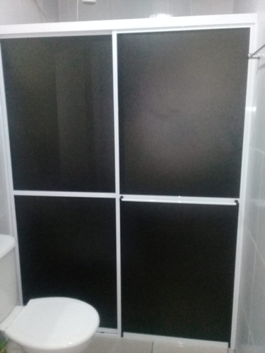 Imagem 4 de 10 de Box Em Acrílico Fumê Ou Cristal ( Frontal Ou De Canto )