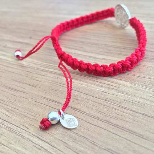Imagen 5 de 9 de Pulsera Hilo San Benito De Plata Ley .925 Agálea Joyeria