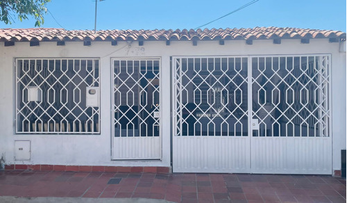 Casa En Venta En Cúcuta Prados Del Este. Cod 1180