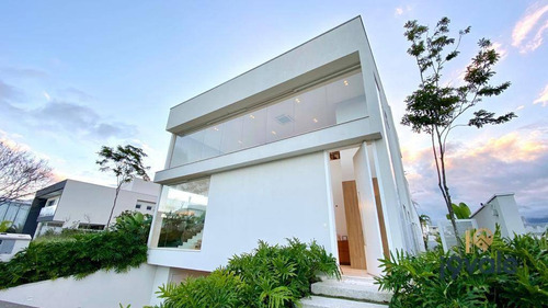 Linda Casa Com Piscina, 4 Dormitórios À Venda No Condomínio Alphaville Ii - Sjcampos/sp - Ca1719