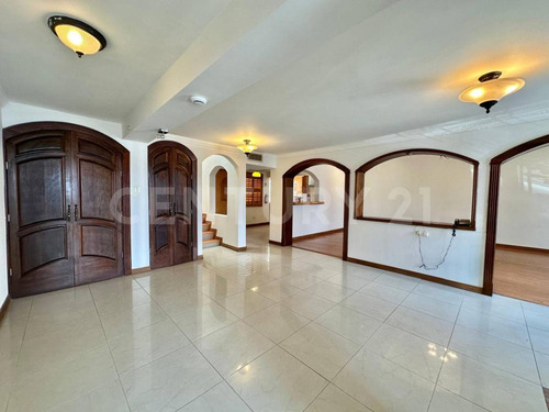Casa En Venta Col. Abraham Gonzalez, Chihuahua