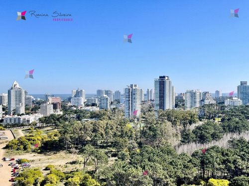 Imagen 9 de 22 de Excelente Apartamento De 2 Dormitorios Y Dependencia De Servicio Frente Al Mar