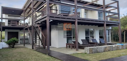 Alquiler Anual, Excelente Casa Con Vsita Al Mar