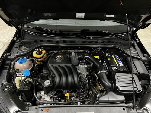 Volkswagen Jetta 2.0 Comfortline Flex 4p Automática