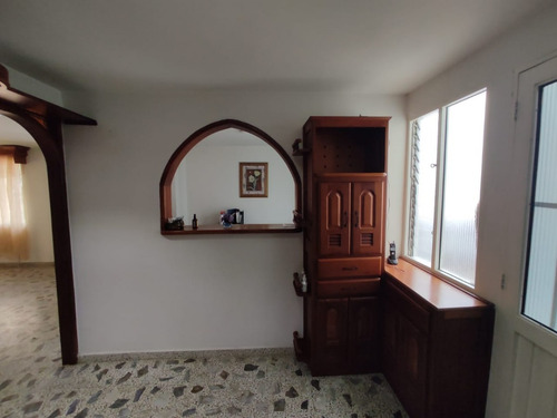 Imagen 18 de 28 de Casa Unifamiliar Con Apto Independiente En El Carmen 650 Millones