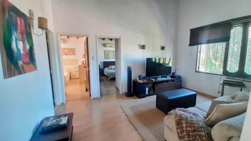 Prados Del Este Casa De Dos Niveles En Venta Con 475m2 De Terreno