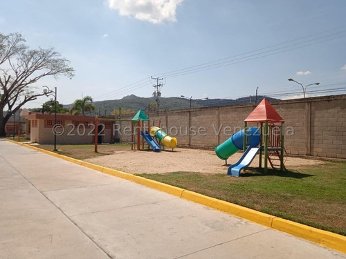 Imagen 6 de 25 de Rentahouse Carabobo Vende Townhouse En Villas La Fontana San Diego Rcys 22-17173