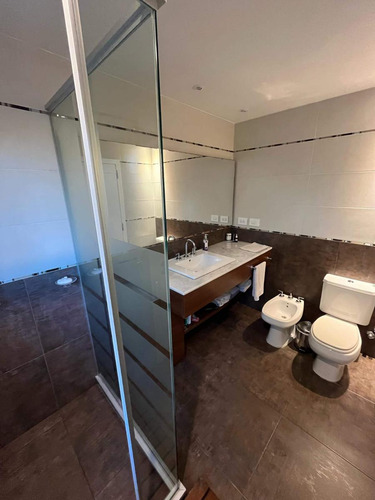 Casa En Venta - 3 Dormitorios 2 Baños - 605mts2 - Sierra De Los Padres