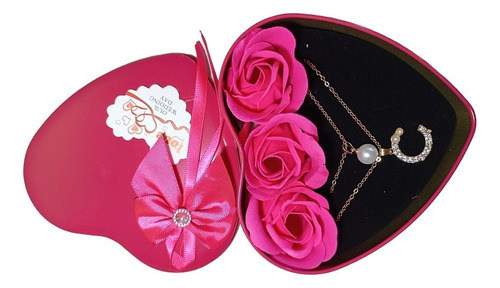 Set De Collares Y Rosas Para El Dia De La Madre En Corazon