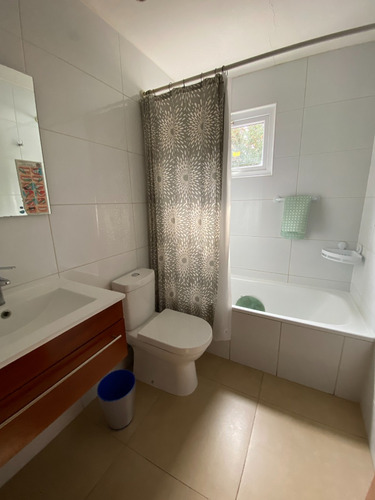 Casa Cond Los Robles 4 Dor + 4 Bañ + 4 Est + Pisci 700/140m2