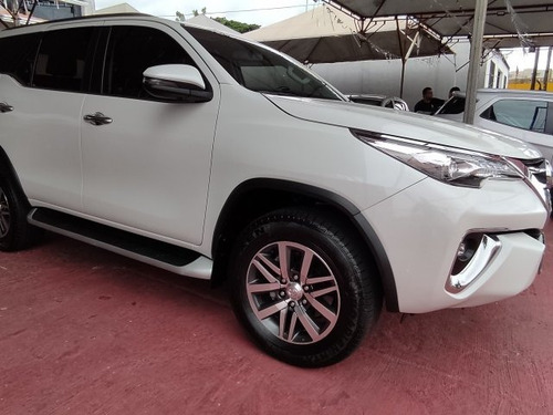 Imagem 7 de 11 de Sw4 2.8 Srx 4x4 7 Lugares 16v Turbo Intercooler Diesel 4p...