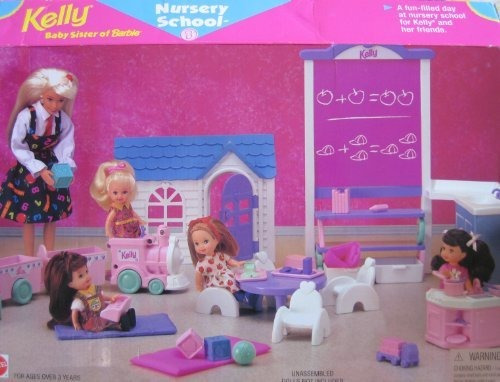 Barbie Kelly Guarderia Playset W Pizarron Fregadero Tren Y M