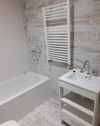Imagen 2 de 7 de Porcelanato Encino 20x80 Rectificado Simil Madera Alberdi 1°
