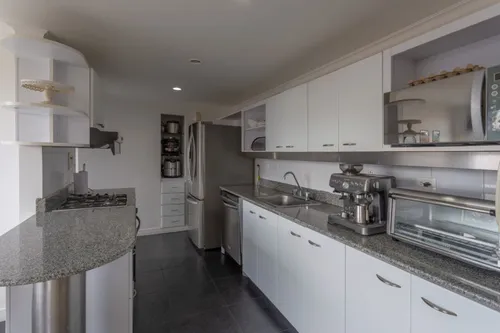 Apartamento En Venta En El Tesoro. Cod V15499
