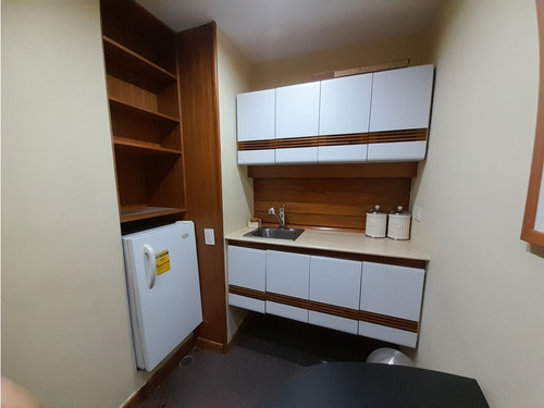 El Recreo. Alquiler de Oficina Equipada 121mt2 - Torre Movilnet