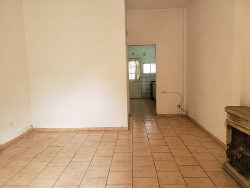 Imagen 9 de 23 de 2 Amb Venta Castelar C/patio - Entra. Independient