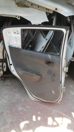 Puerta Trasera Izquierda Chevrolet Beat Trasera Izq (Usado)