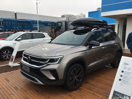 Imagen 2 de 19 de Volkswagen Taos Highline Hero 250tsi Aut 2022 Nd