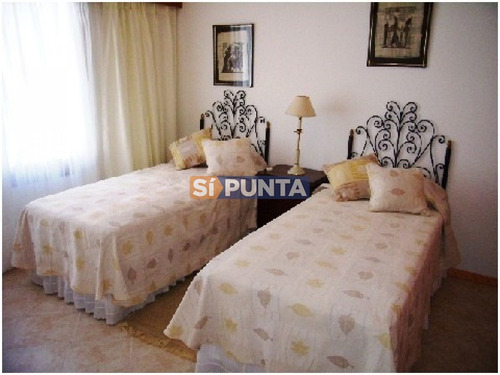 Imagen 6 de 9 de Casa En Venta - Playa Mansa