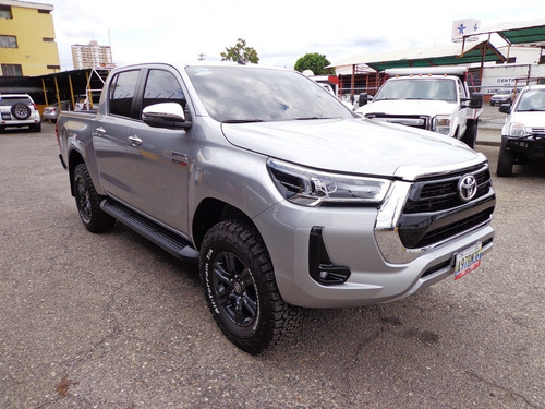 Imagen 3 de 10 de Toyota Hilux Diesel 2021 4x4 Automático