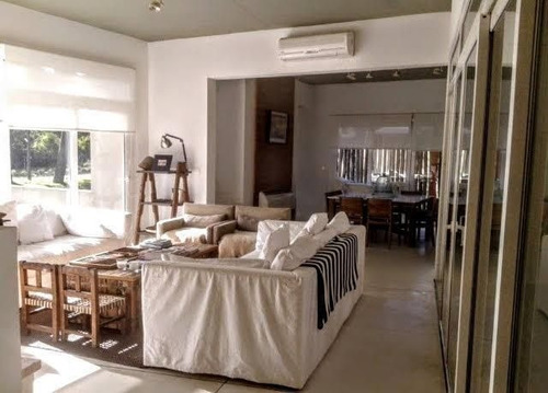 Casa En Venta De 5 Dormitorios En Pinar Del Faro