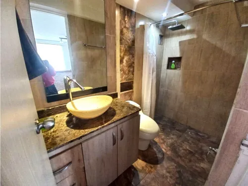 Apartamento En Venta En Los Colores, Medellín