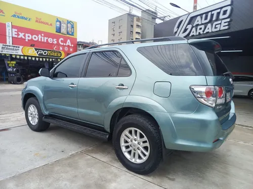 Toyota Fortuner 2012 4x4