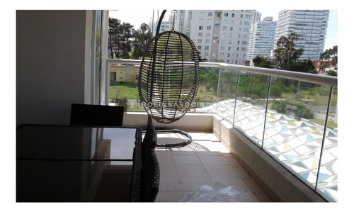 Apartamento De 3 Dormitorios En Venta En Icon Brava Tower, Punta Del Este.