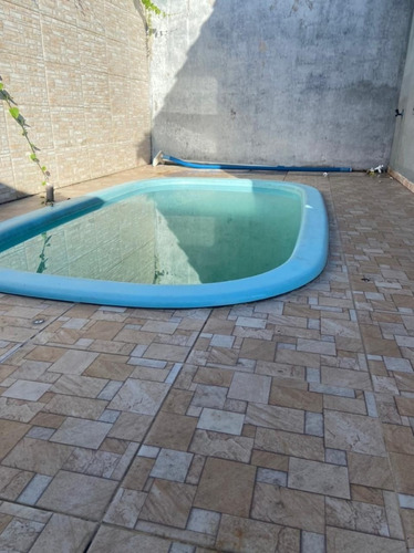 Imagem 2 de 6 de Casa À Venda Com Piscina, E À 1,8km Do Mar Em Mongaguá, Litoral Sul De Sp.