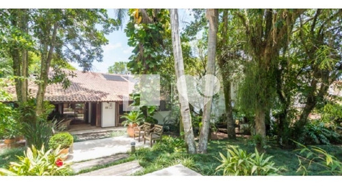Excelente Casa Com 3 Dormitórios, Sendo Uma Suite, - 28-im421023