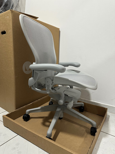 Cadeira Herman Miller New Aeron C Não Compra C Mercado Env Mineral Mersh (Usado)
