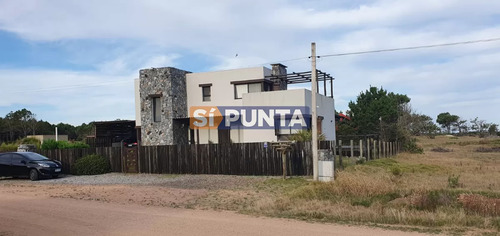 Alquiler Y Venta De Casa De 5 Dormitorios En José Ignacio